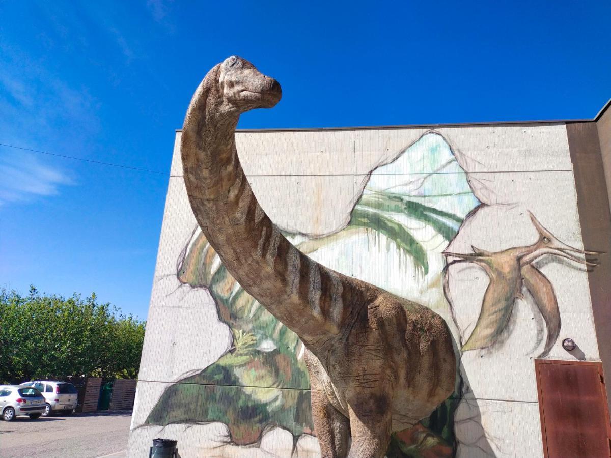 Апартаменти Dinosaur House Коль-да-Нарґо Екстер'єр фото